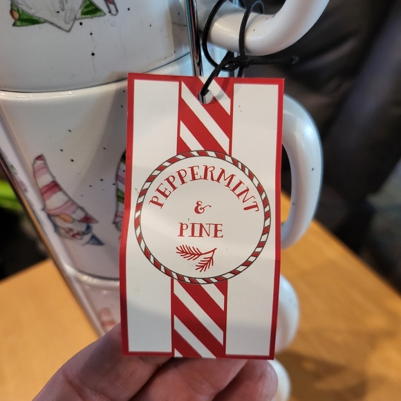 Brand New Set of 4 Candy Cane Striped Vibe Tea/coffee Cups with stand. - Picture 4 of 4